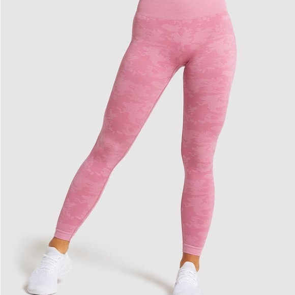 2Pc Baby Pink Camo Seamless Workout Set (long sleeve crop top + leggings) - Picture 5 of 7